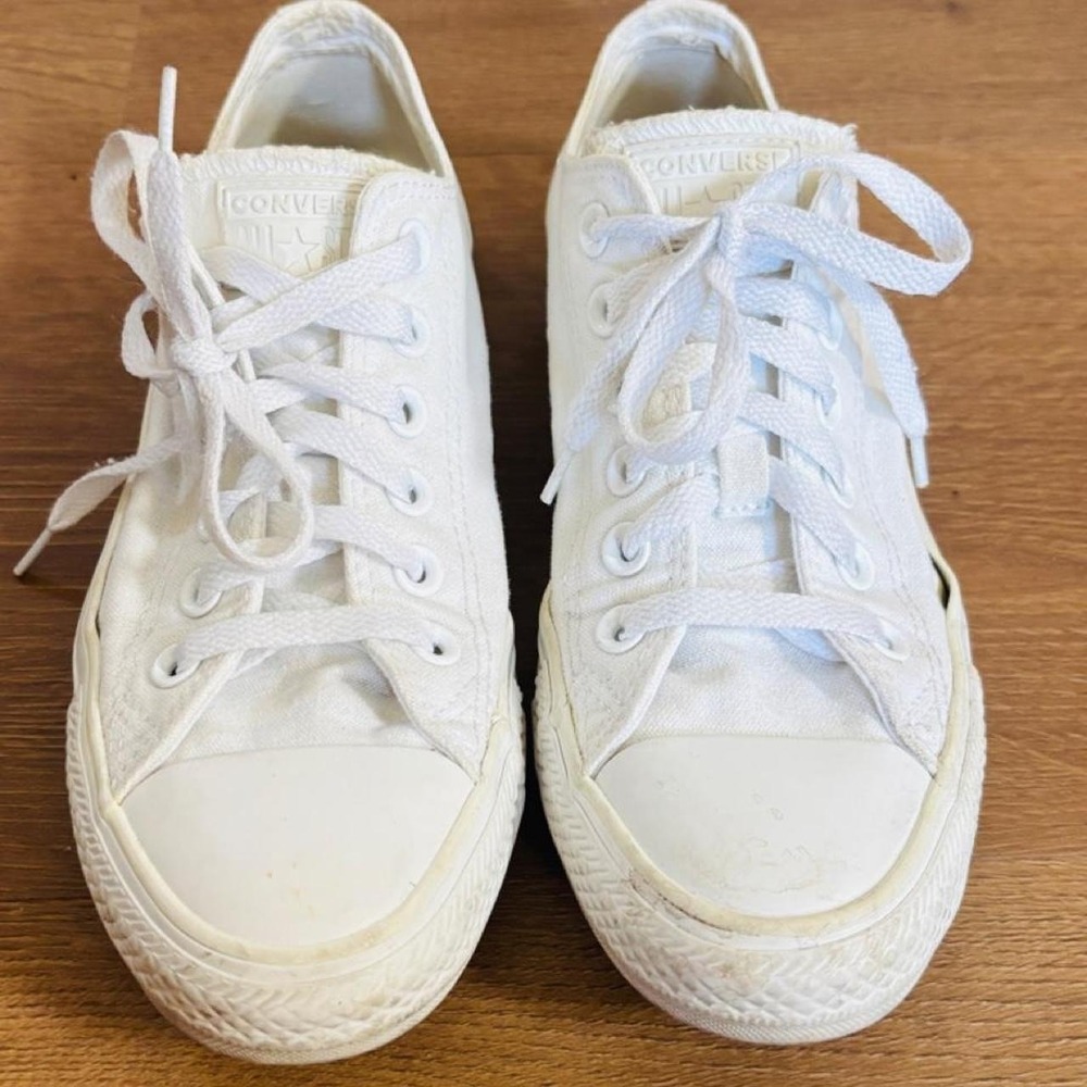 Converse Chuck Taylor All Star Low Top White Canvas Sneakers Womens 5 Mens 3